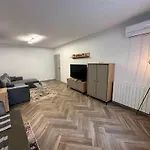 Lana Apartments