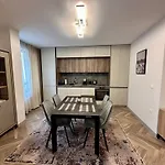 Lana Apartments