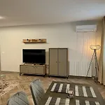 Lana Apartments