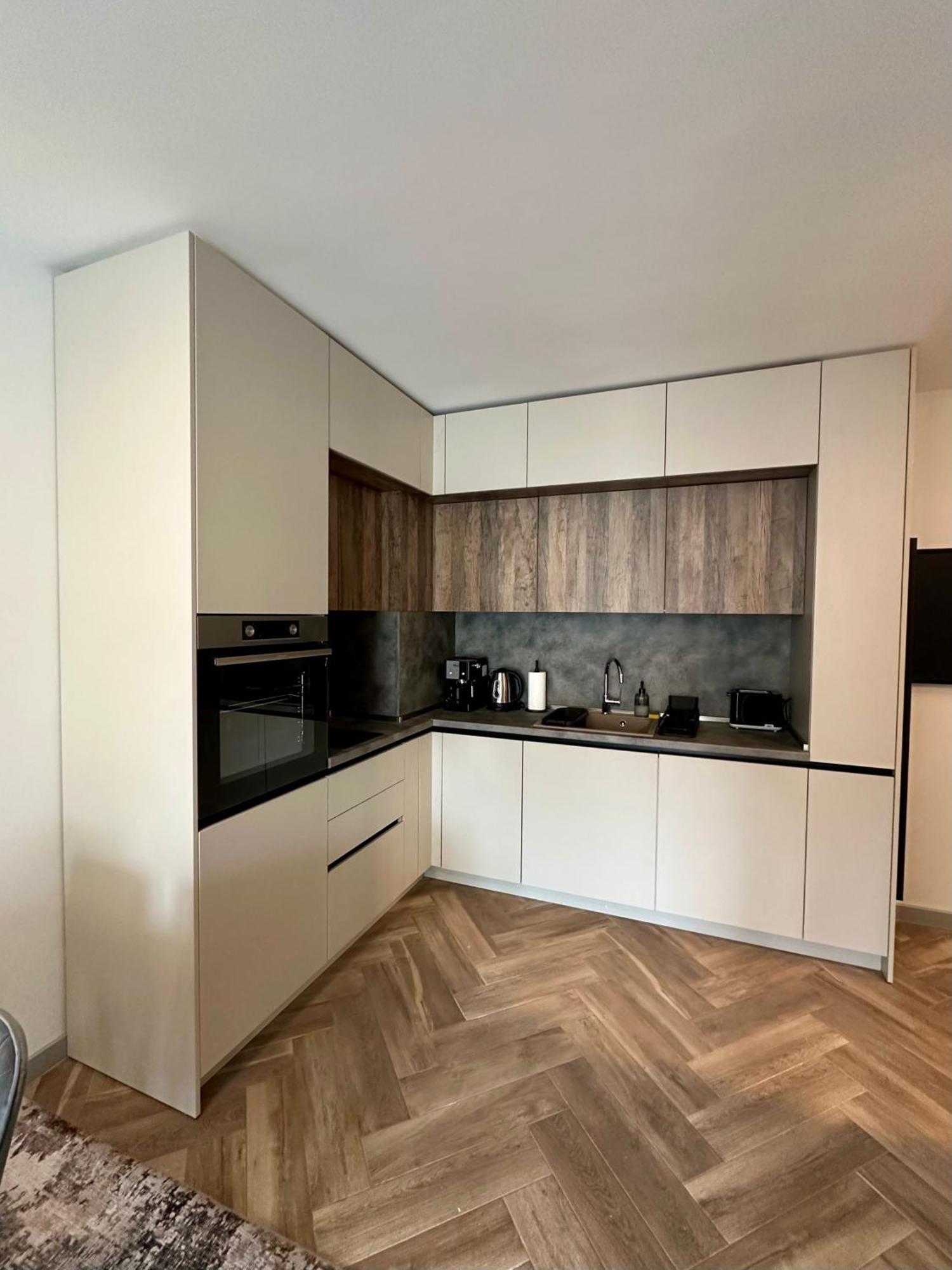 Lana Apartment *